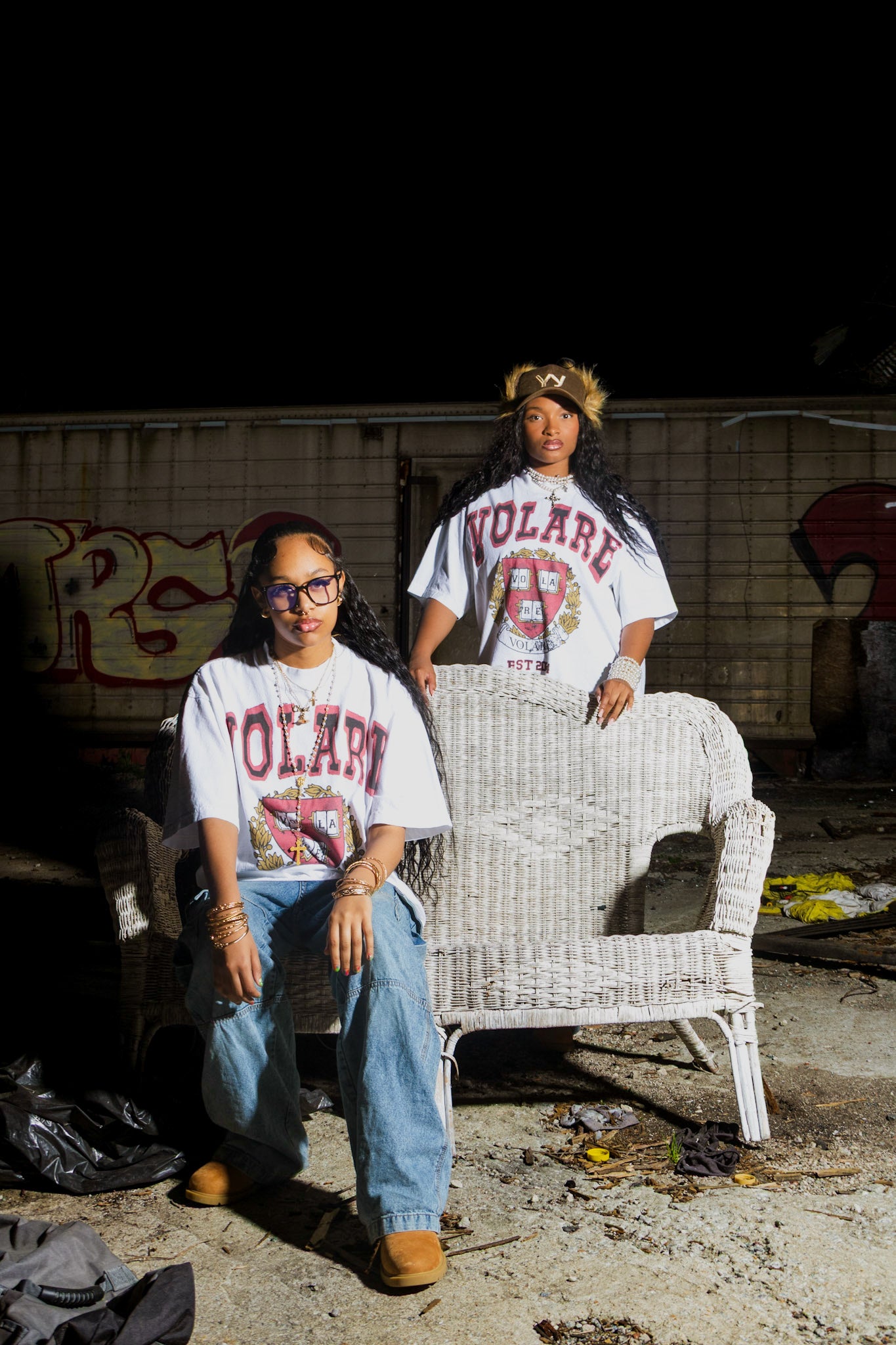 WHITE VOLARE HARVARD TEE